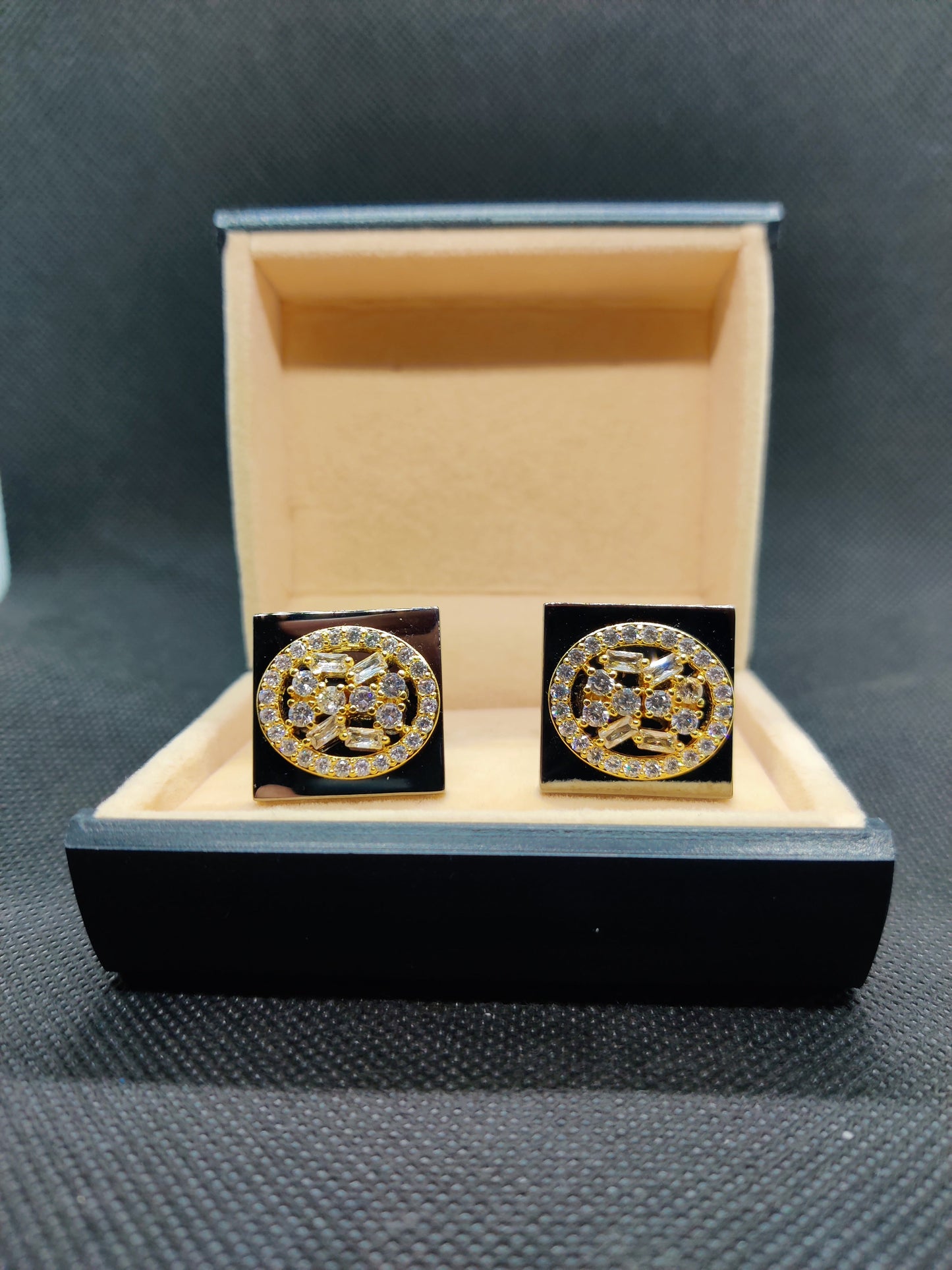 1 CARAT MATEALLIC GOLD CUFFLINKS (004)