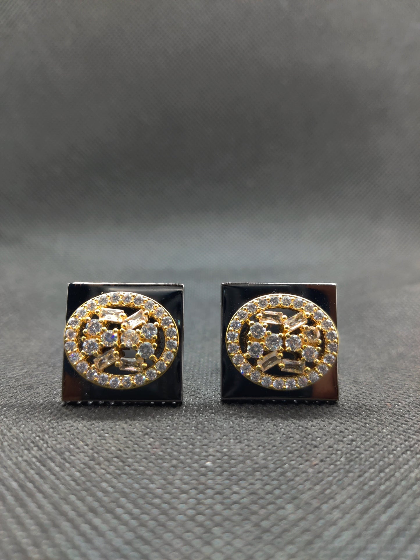 1 CARAT MATEALLIC GOLD CUFFLINKS (004)