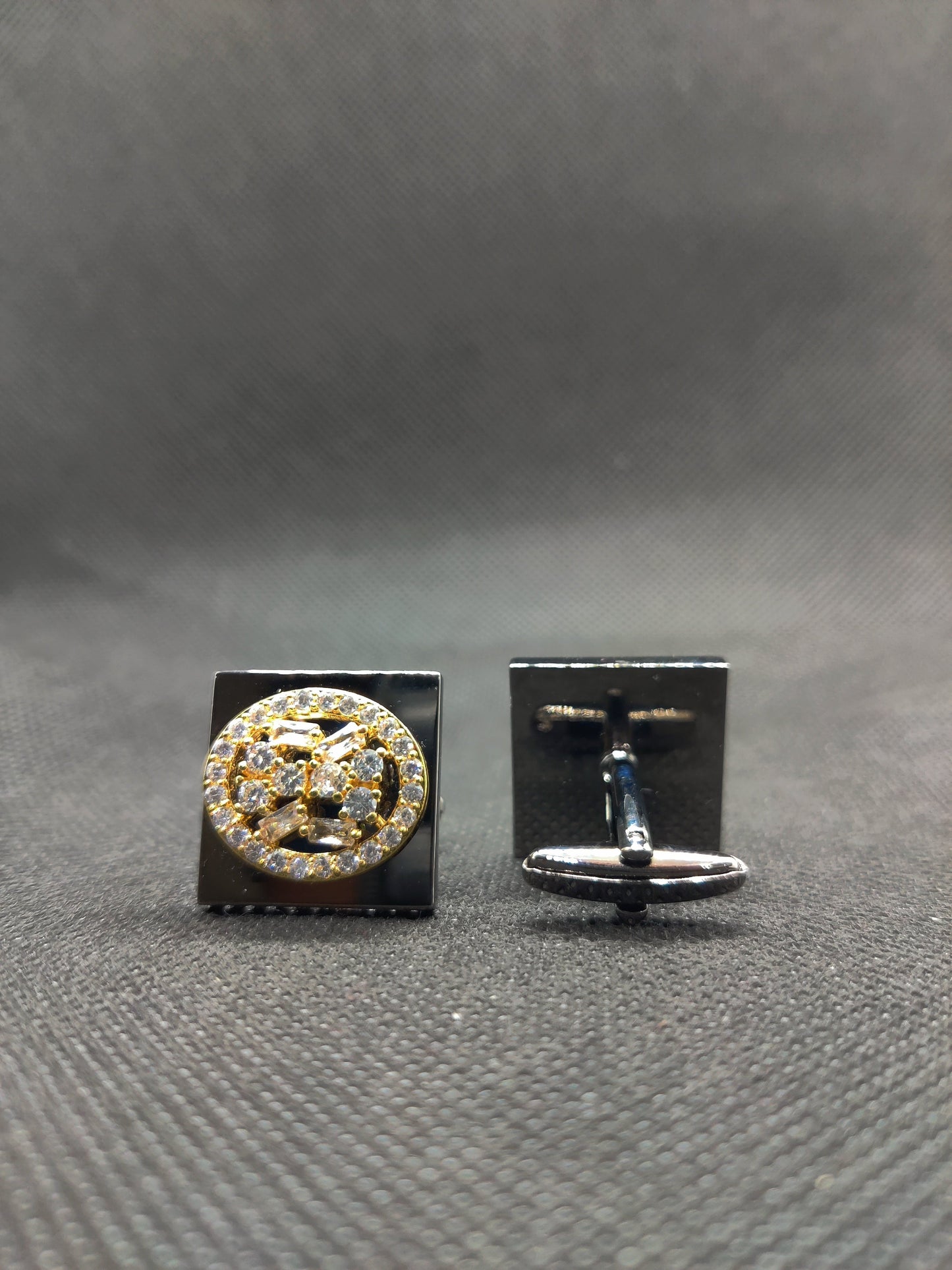 1 CARAT MATEALLIC GOLD CUFFLINKS (004)