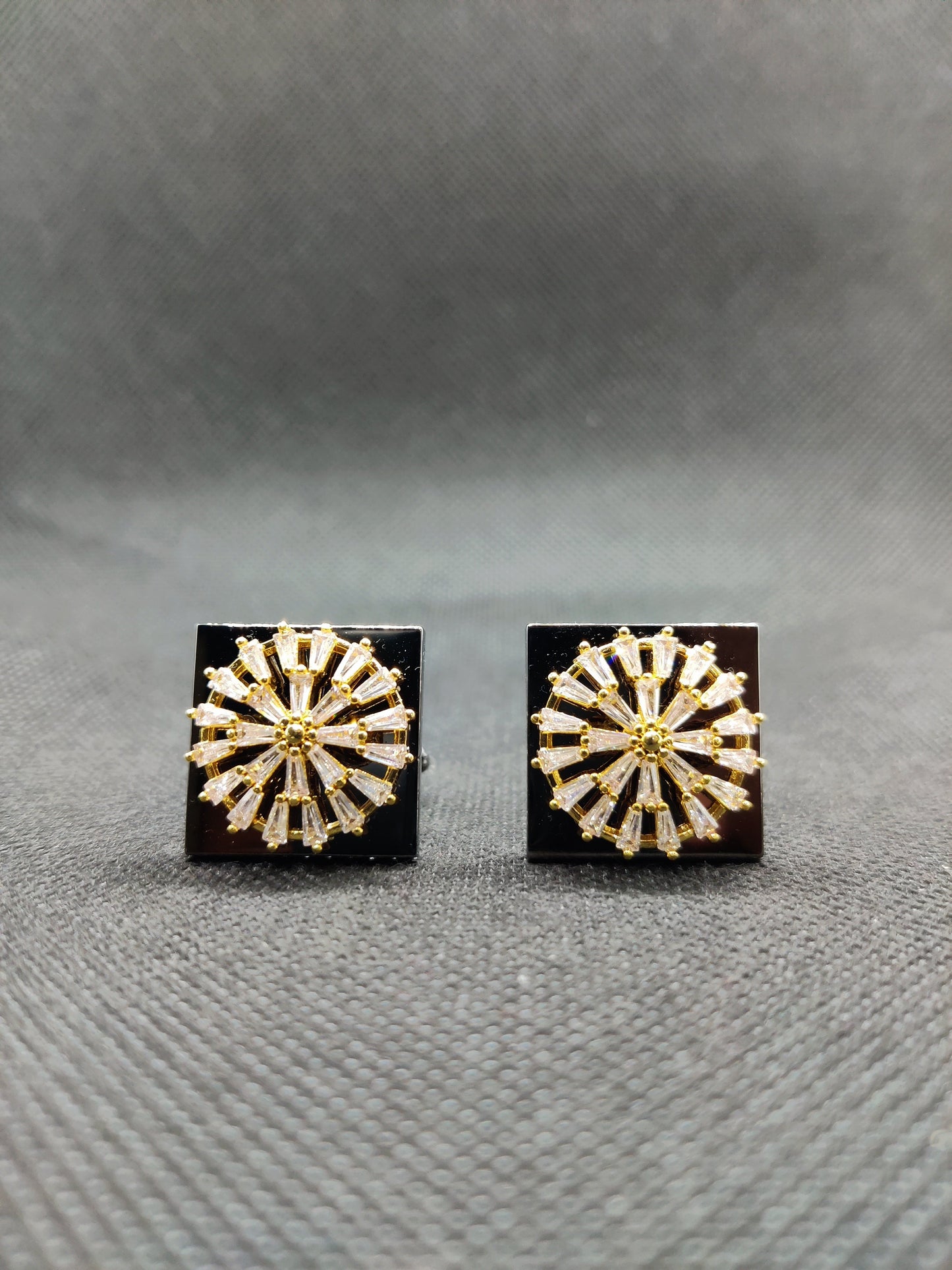 1 CARAT MATEALLIC GOLD CUFFLINKS (002)
