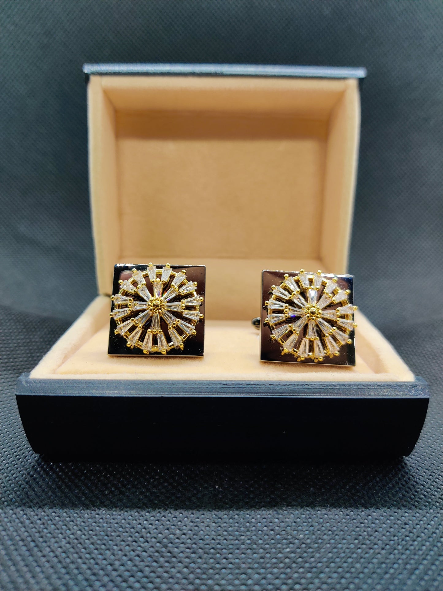 1 CARAT MATEALLIC GOLD CUFFLINKS (002)
