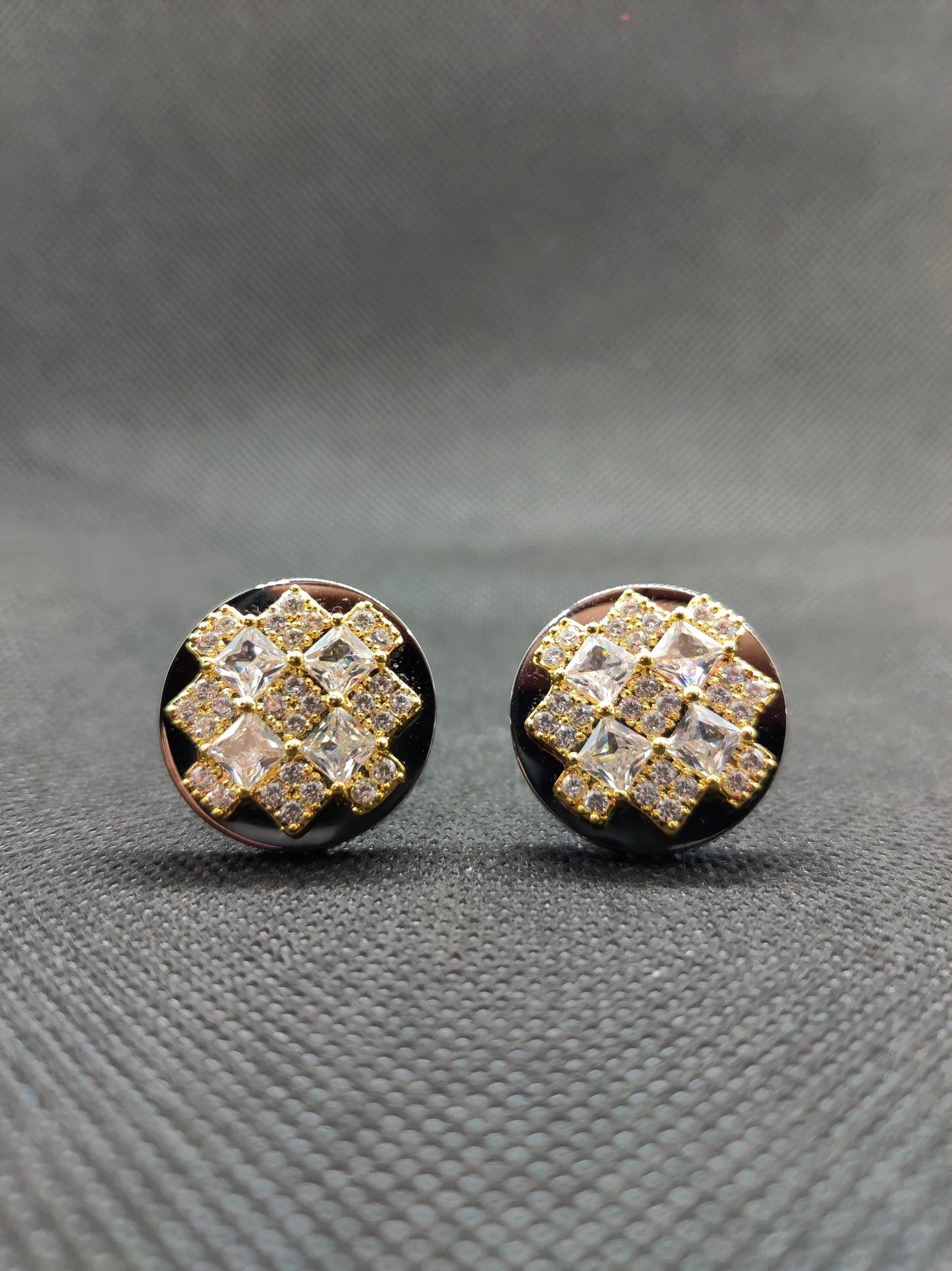1 CARAT MATEALLIC GOLD CUFFLINKS (005)