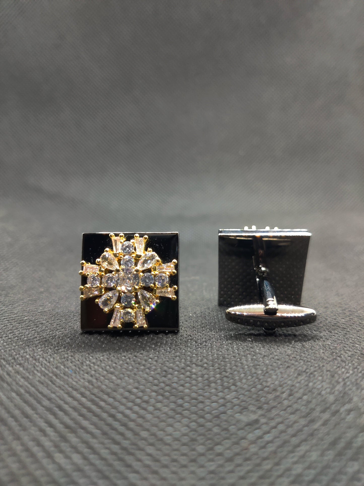 1 CARAT MATEALLIC GOLD CUFFLINKS (009)