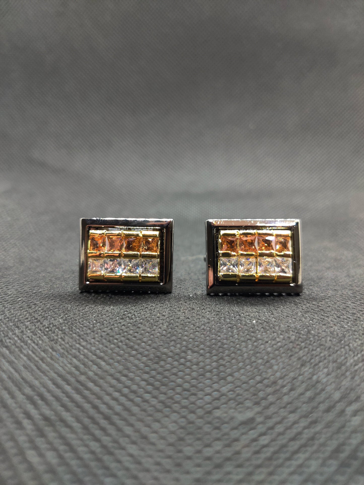 1 CARAT METALLIC GOLD CUFFLINKS (001)