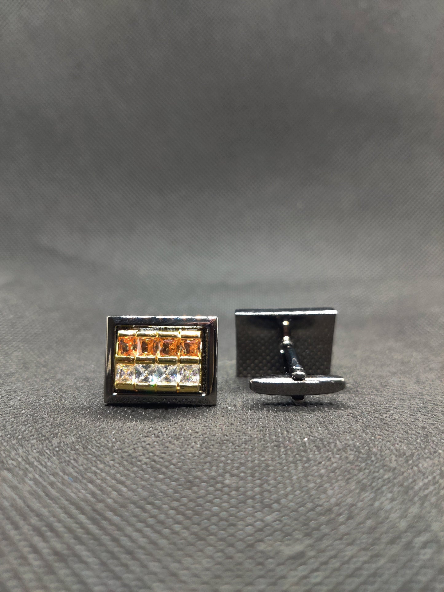 1 CARAT METALLIC GOLD CUFFLINKS (001)