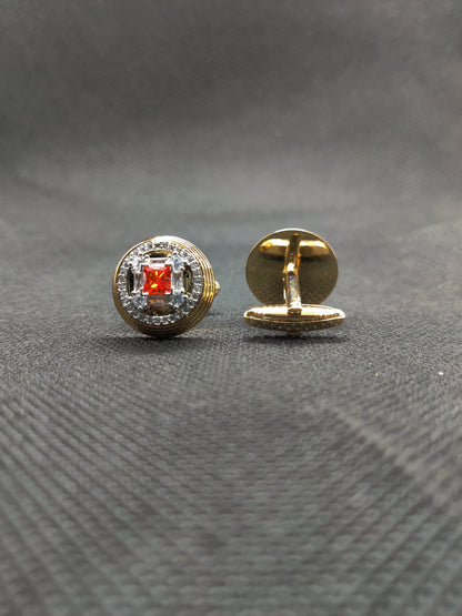 1 CARAT GOLD CUFFLINKS (004)