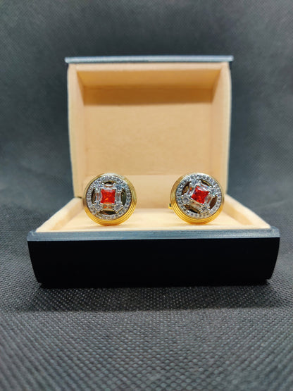 1 CARAT GOLD CUFFLINKS (004)