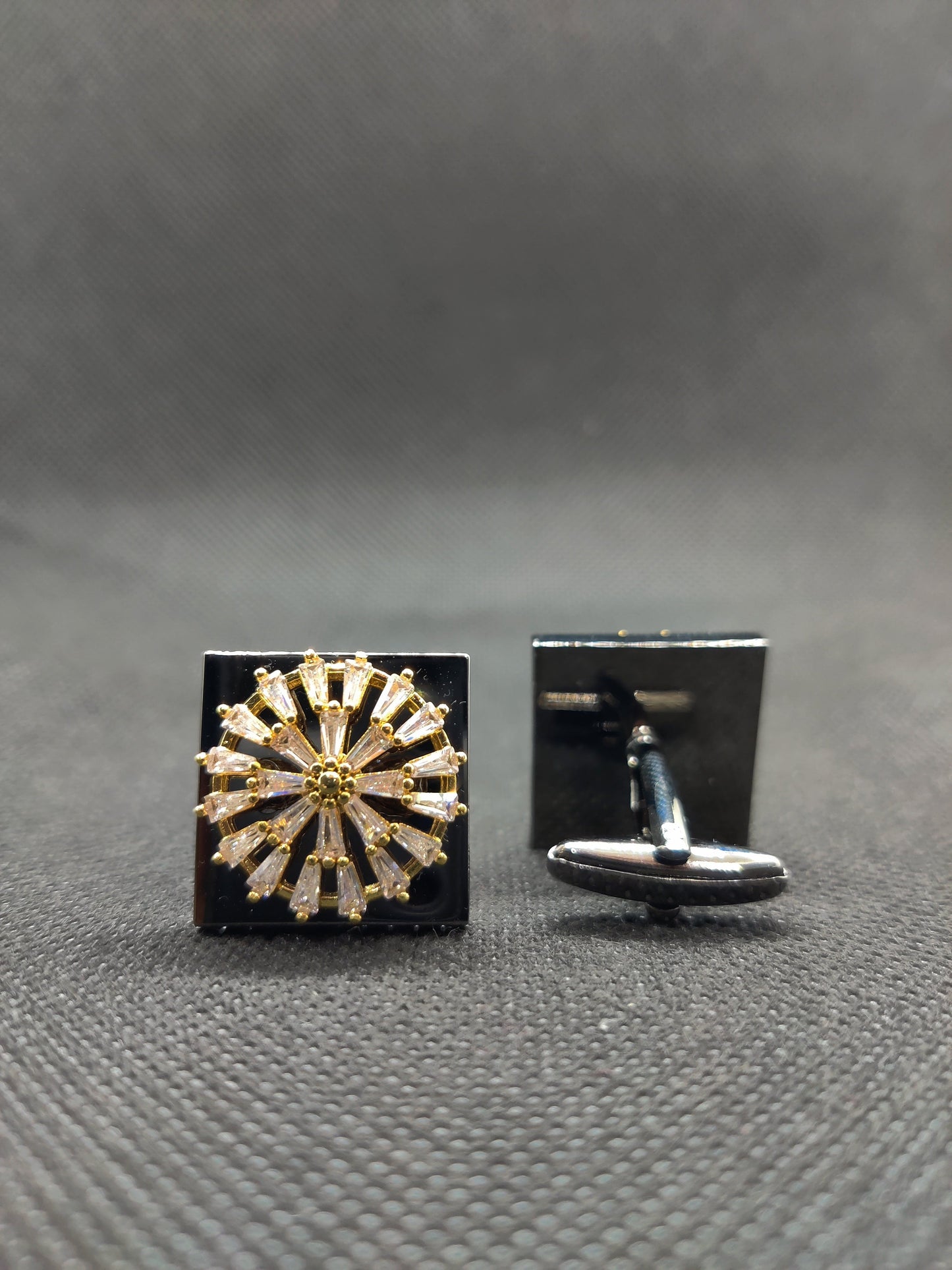 1 CARAT MATEALLIC GOLD CUFFLINKS (002)