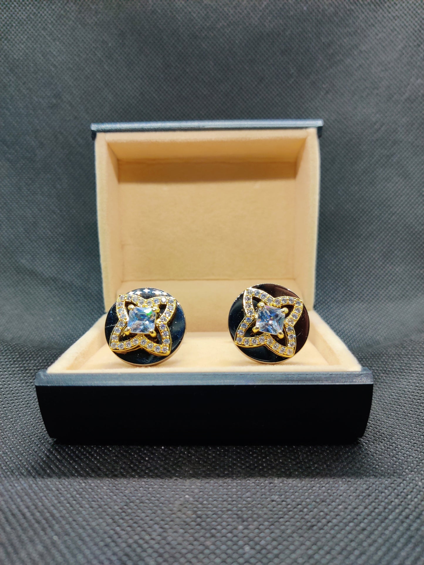 1 CARAT MATEALLIC GOLD CUFFLINKS (003)